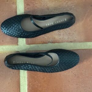 Gianni Bini Black Woven Flats NWOT